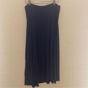 Lock & Love navy knit midi skirt. Size: large